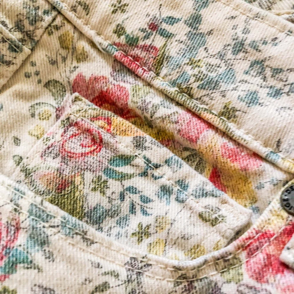Anthropologie floral jeans! - Picture 7 of 8